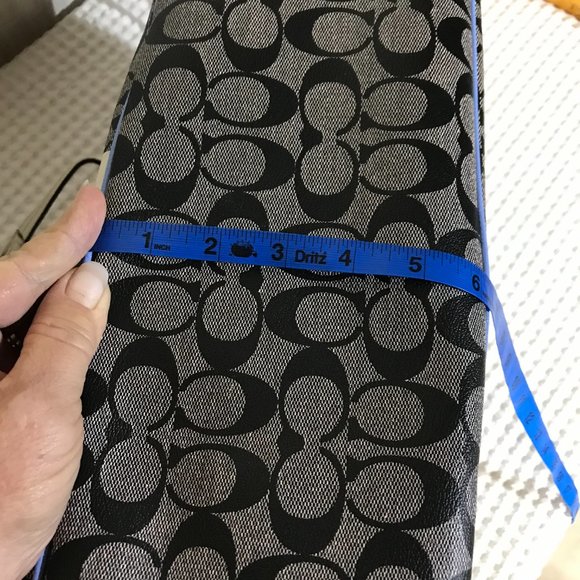 Coach 5696 Large Tote - Picture 10 of 10